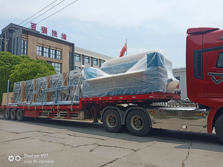 百強洗脫機、烘干機、燙平機等洗滌設備發貨海南-百強洗滌設備