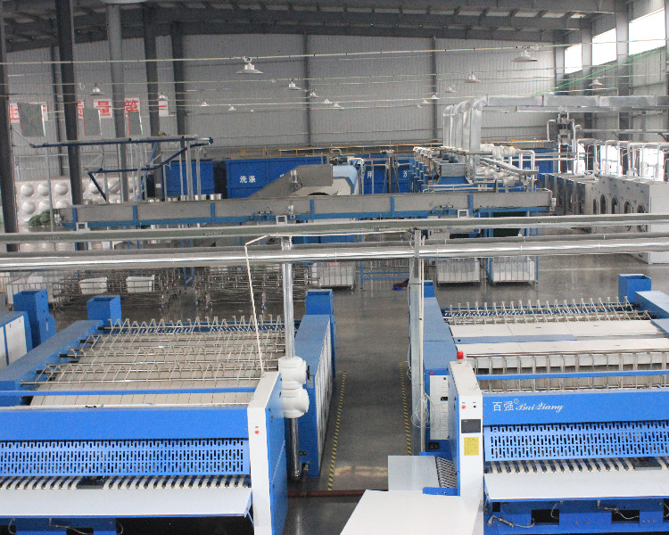 酒店布草洗滌整套設(shè)備有哪些  開(kāi)酒店布草洗滌廠需要投資多少錢(qián)